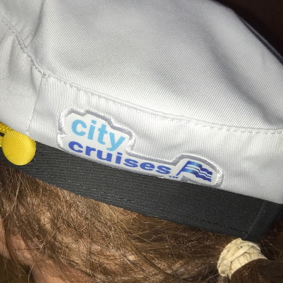 Chicago White Sox captain White and Black Cap with Yellow Embroidery - Picture 3 of 4